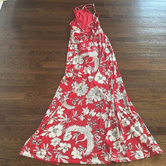 Beautiful maxi dress with open lace up back - Picture 3 of 5